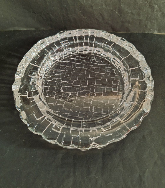 Image 1 of Pukeberg Glasbruk Sweden zware design ice glass schaal. Jaren 1960-1970. 