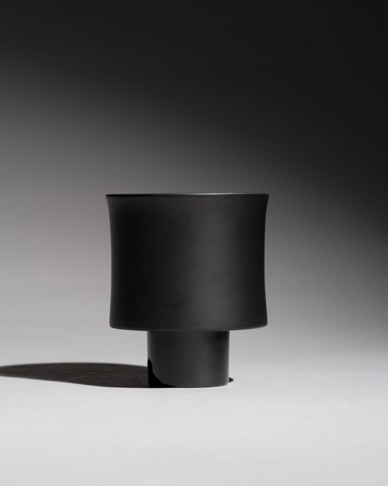 Image 1 of Tapio Wirkkala Porcelaine Noire Vase Duo Rosenthal MCM Chic Minimalist & Iconic