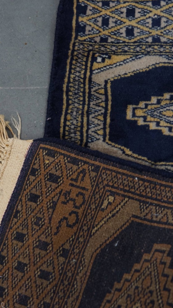 Image 1 of Sierkleedje/ loper met blauw en beige tinten 67x30cm