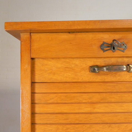 Armadio a serrandina in rovere con 2 ante, alto 150 cm, anni '30 – Cassettiere, Legno (photo 12 of 21)