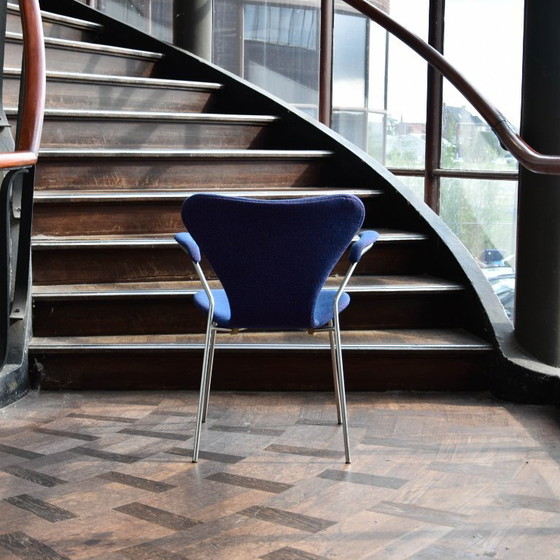 Image 1 of Fritz Hansen Schmetterlingsstuhl