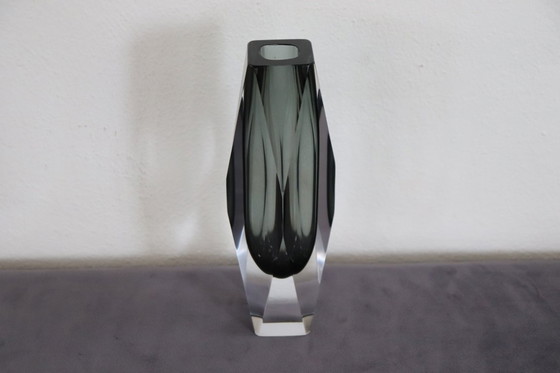 Image 1 of Gerookte grijze Murano glazen vaas, Italië jaren 60
