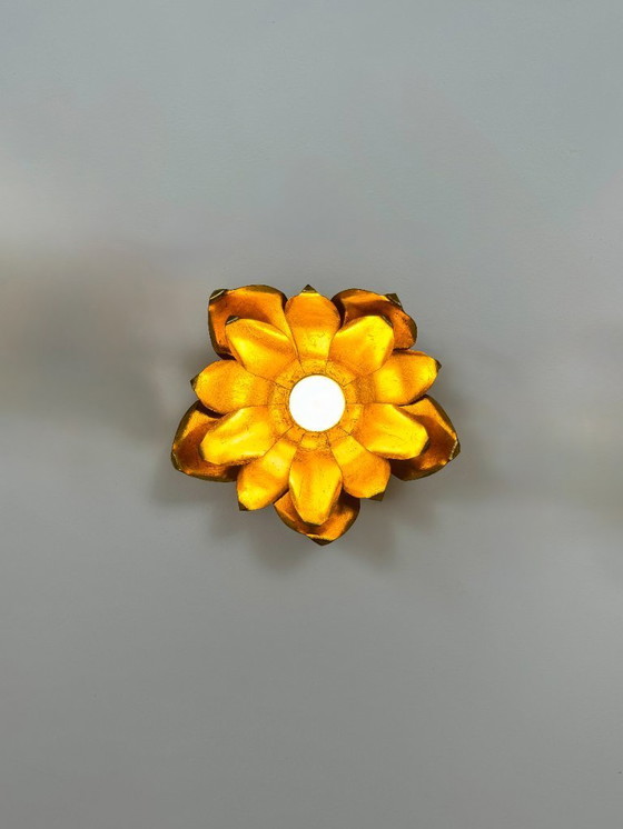 Image 1 of Set di 3 applique da parete vintage a forma di fiore, metallo dorato, Francia, 1970