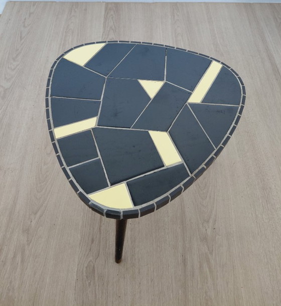 Image 1 of Tavolino anni Cinquanta con piano in ceramica