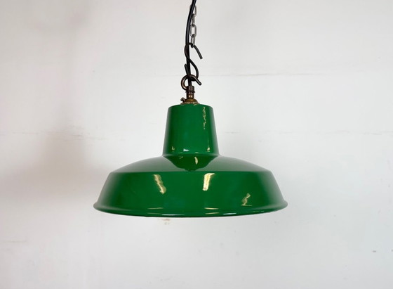 Image 1 of Lampada a sospensione in smalto verde industriale, anni '60