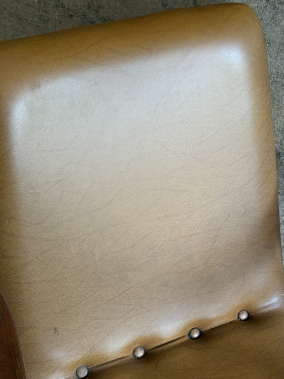 Image 1 of vintage fauteuil is een klassiek ontwerp van Louis van Teeffelen voor Wébé