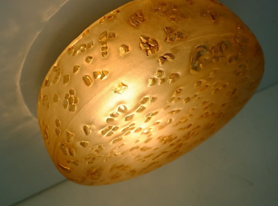 Image 1 of Vintage plafondlamp uit de jaren 70 in mid-century stijl, inbouwmodel of wandlamp, geëtst amberkleurig glas.