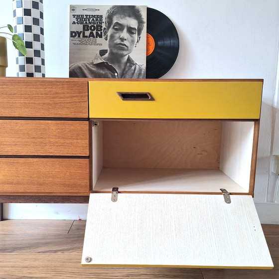 Image 1 of piccola credenza vintage