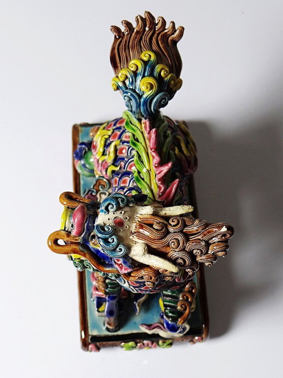 Gesigneerde Chinese polychrome geëmailleerde Jiaozhi keramiek Qilin/Kylin met doos – Vintage (photo 5 of 15)