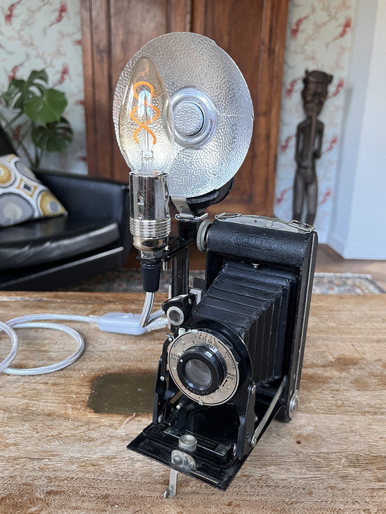 Image 1 of Lamp van balgcamera uit jaren veertig 