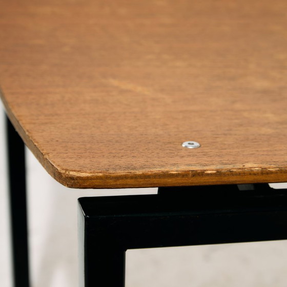 Image 1 of MK11233 Stuhl aus Teakholz auf Metallgestell