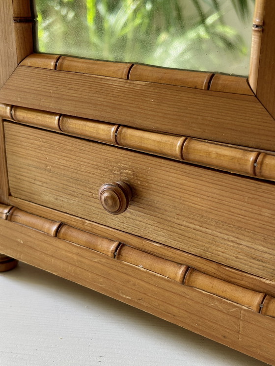 Image 1 of Antiker Medizinschrank aus Bambusimitat mit Spiegel und Schublade, um 1910