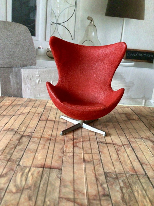 Poltrona a uovo in miniatura vintage di Arne Jacobsen – decoratieve objecten, Metal, Other