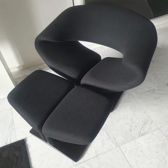 Image 1 of Artifort Pierre Paulin Ribbon Chair met hocker
