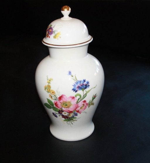 Fine floor vase by Kaiser Porzellan Porcelana with lid - hand-painted - top condition