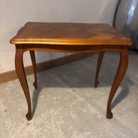 Image 1 of Table gigogne en merisier style Louis XV