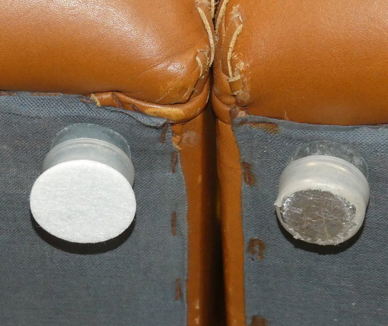 Image 1 of 3 Sitzer Couch Baseball Stil Leder Cognac top Zustand retro vintage 70er Jahre Teil einer GARNITUR modular Sofa Armchair karamel