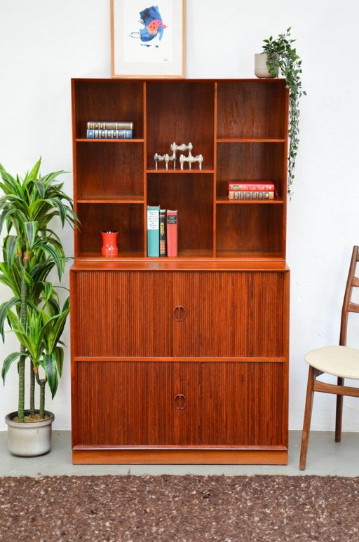 Hvidt & Mølgaard-Nielsen Søborg Mobili Credenza in teak Danimarca Regal Credenza Cabinet Designer