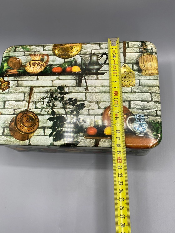 Large Massilly Metal Tin – Rustic Kitchen Decor – Decorative Objects (photo 8 of 10)