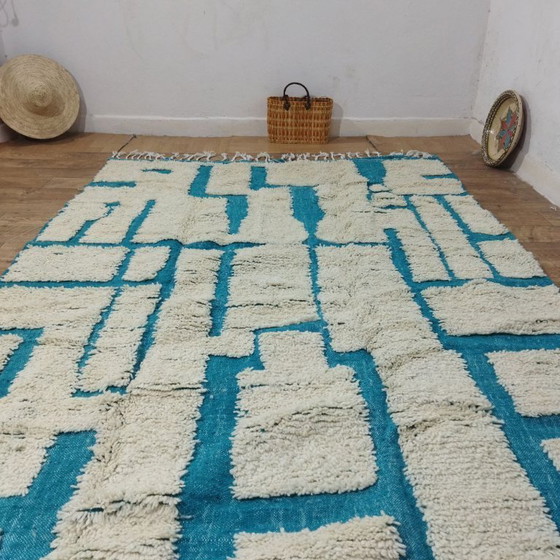 Image 1 of Handwoven Berber Rug – Handmade Moroccan Carpet | 290 × 190 cm