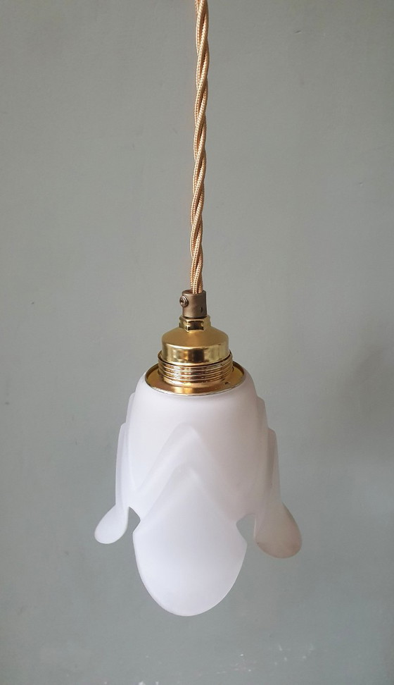 Image 1 of White glass Art Deco lampshade. White frosted glass with a beautiful floral design.