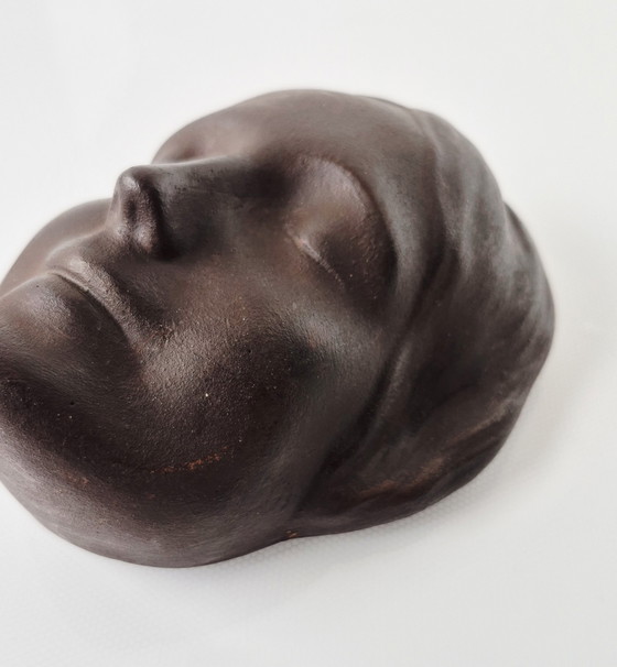 Image 1 of Máscara de pared L'Inconnue de la Seine, gres cerámico