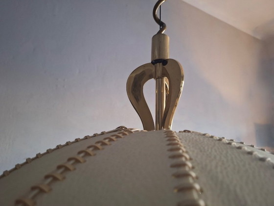 Image 1 of Grande lampadario italiano a bozzolo in pelle, pergamena e ottone, Italia anni '50