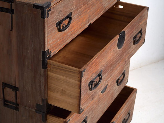 Antique Japanese Tansu Chest of Drawers - Meiji / Taishō Period (c. ) #24 – Iron (photo 23 of 40)