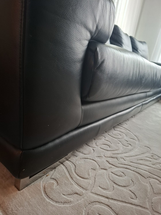 Image 1 of Poltrona in pelle nera