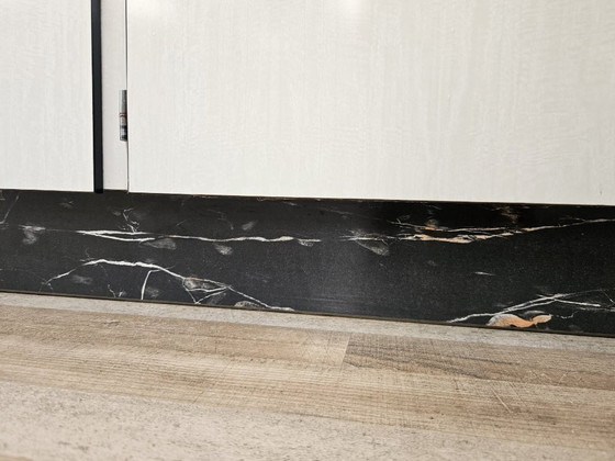 Image 1 of Formica keukenbuffet met marmereffect uit 1970