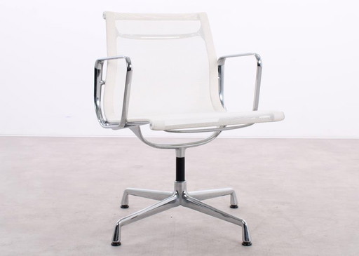 Vitra Eames Aluminium Chair EA108