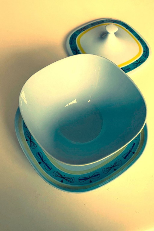 Royal Sphinx sauce boat with lid – “Dragonfly” decoration – Maastricht – 1960s