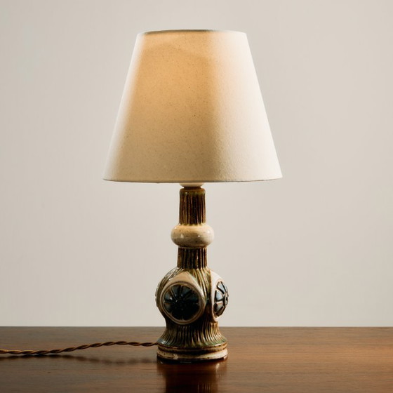 11093 Ceramic Table Lamp (photo 2 of 9)