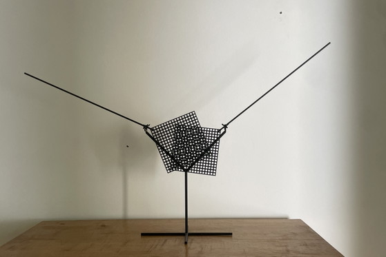 Kinetic Stabile van Arnulf Hoffmann 1978 Gesigneerd en genummerd – Beeldhouwkunst, Metal (photo 4 of 5)
