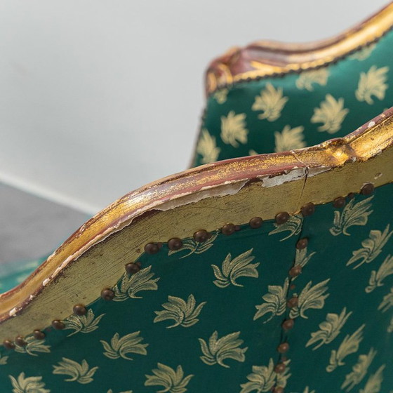 Image 1 of TWEE FAUTEUILS IN LOUIS XV-STIJL IN GOUD MET VINTAGE GROENE STOF