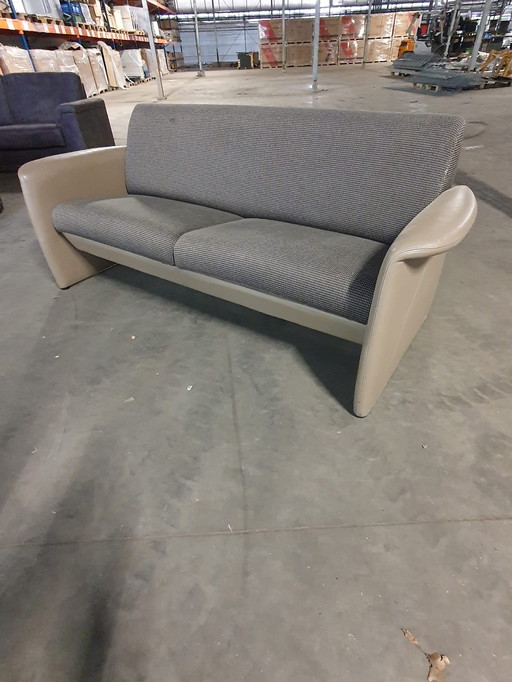 Designbank van NewSity | 190 cm breed | Stoffen zitvlak
