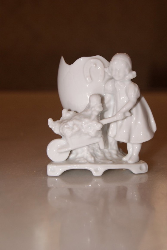 Image 1 of Statuetta bambina Royal Family