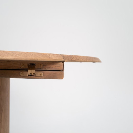 Image 1 of TABLE ROUND/SQUARE QUAD0 Natural Oak – Simple Table, Amazing Function