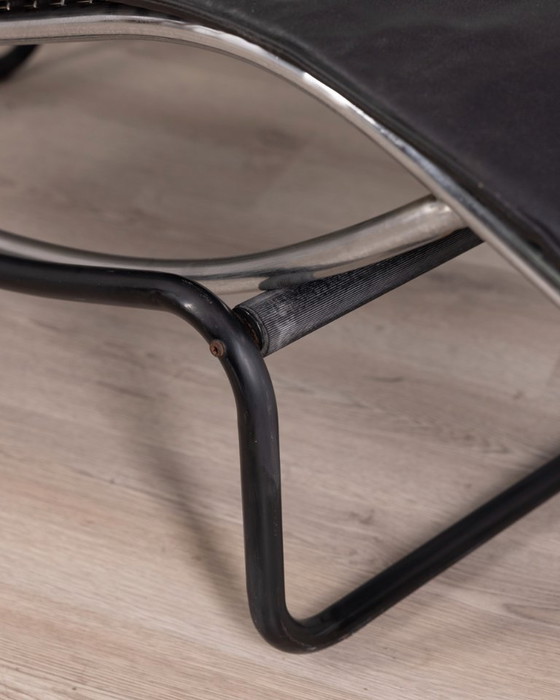 Image 1 of Vintage chaise longue uit de jaren 80 van metaal en leer, Italiaans design.