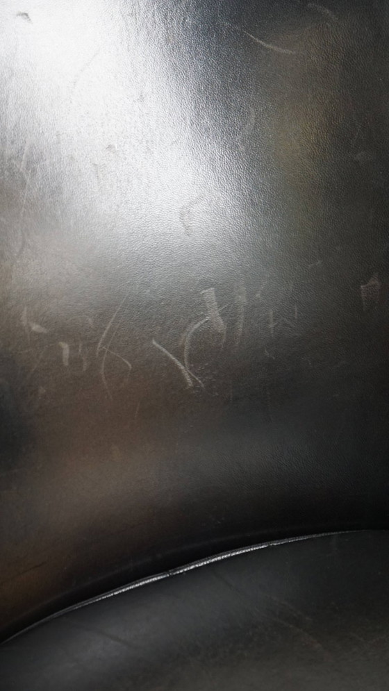 Image 1 of  Set van 2 subtiele zwart/ grijze schapenleren clubfauteuils 