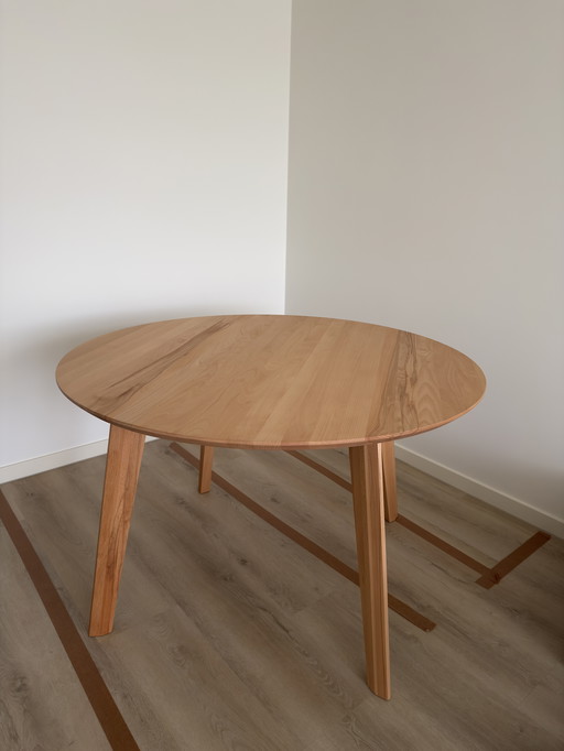 La salle des machines Sav & Okse Nonne Table ronde en hêtre 120 cm