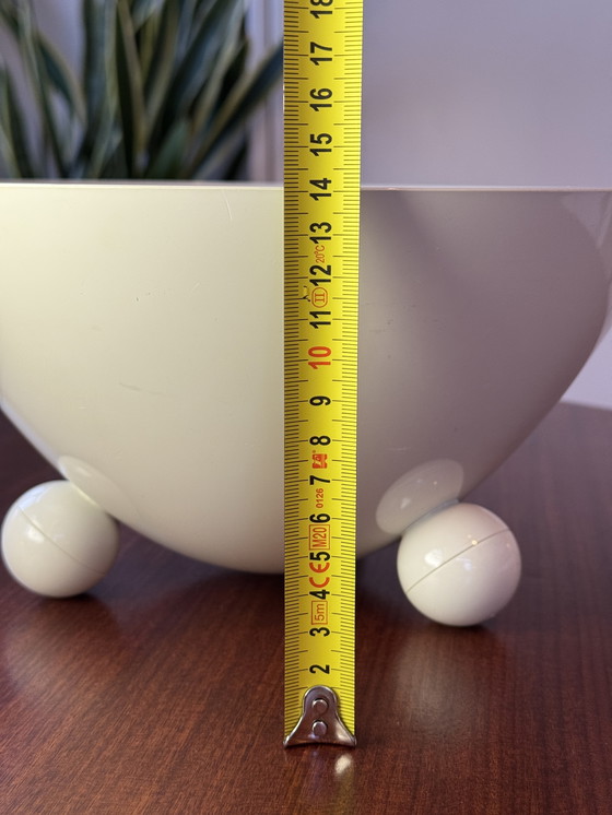 Image 1 of Vintage Brabantia schaal wit - Space Age design met bolpootjes - jaren 70/80