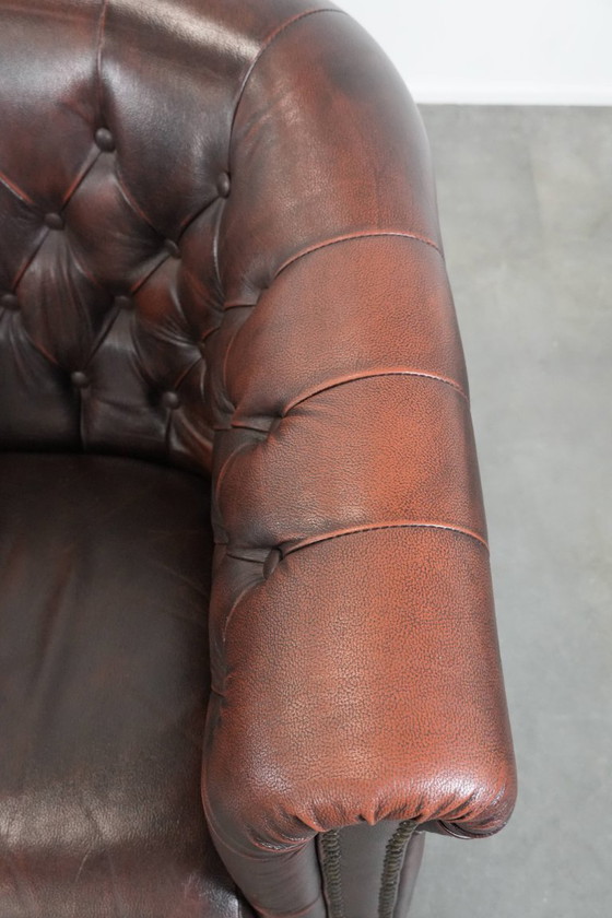 Image 1 of 2 fauteuils club Chesterfield classiques de style anglais en cuir de vachette, finition clous décoratifs