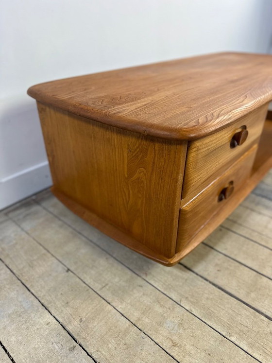 Image 1 of Table basse /meuble rangement en orme massif ERCOL Minerva 1980'S