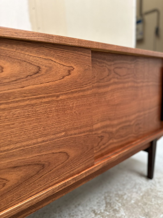 Image 1 of Mid Century Mahonie Dressoir