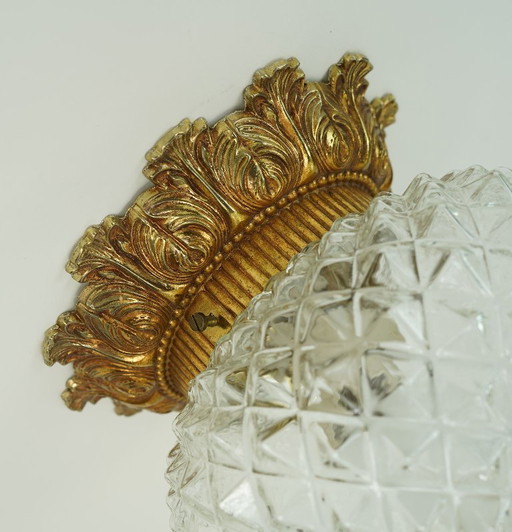 Plafondlamp uit het midden van de vorige eeuw, massief Belgisch getextureerd glas, verguld aluminium, jaren 70