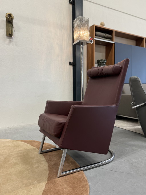 Sillón Montis Madonna de piel rubí