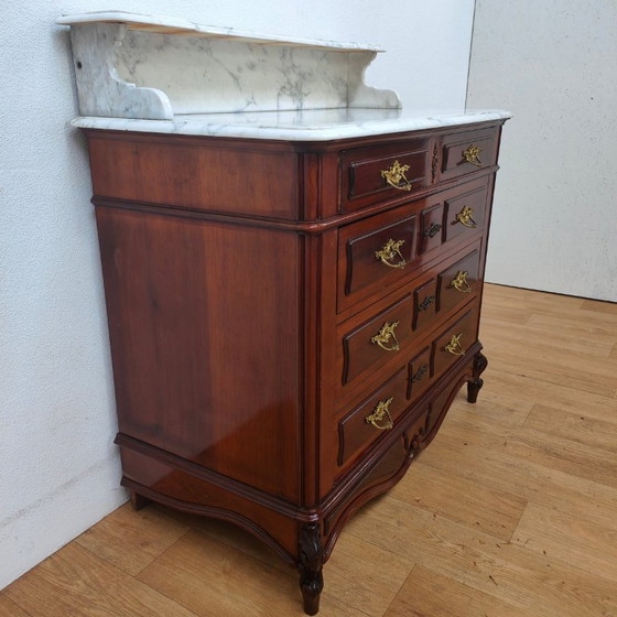 Image 1 of Commode ancienne de salle de bain avec plateau en marbre