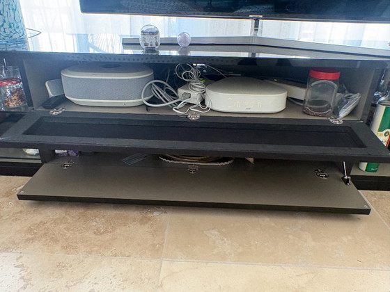 Mobili TV laccati neri con piano in vetro, Roche Bobois, Legno, Nero, Modern (foto 5 di 9)
