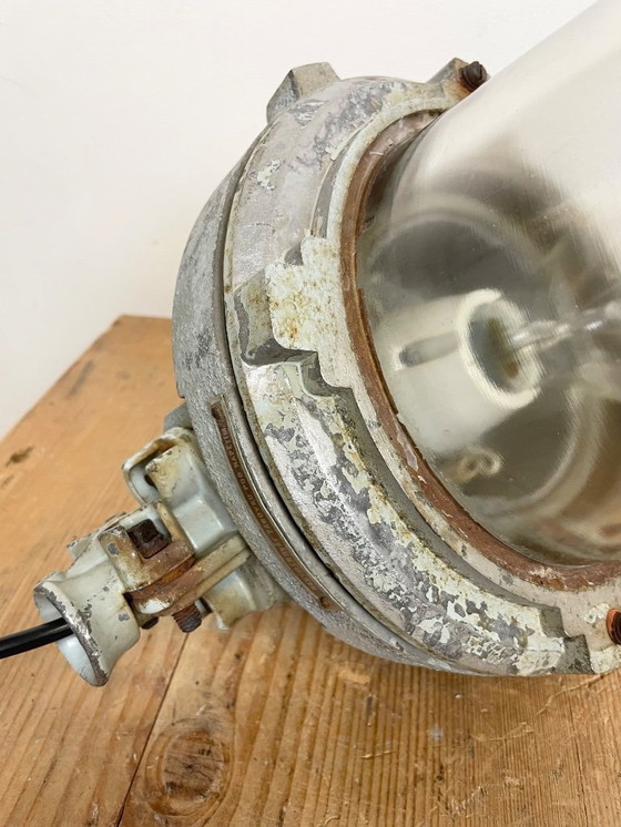 Image 1 of Lampe industrielle grise en fonte d'aluminium antidéflagrante, années 1970